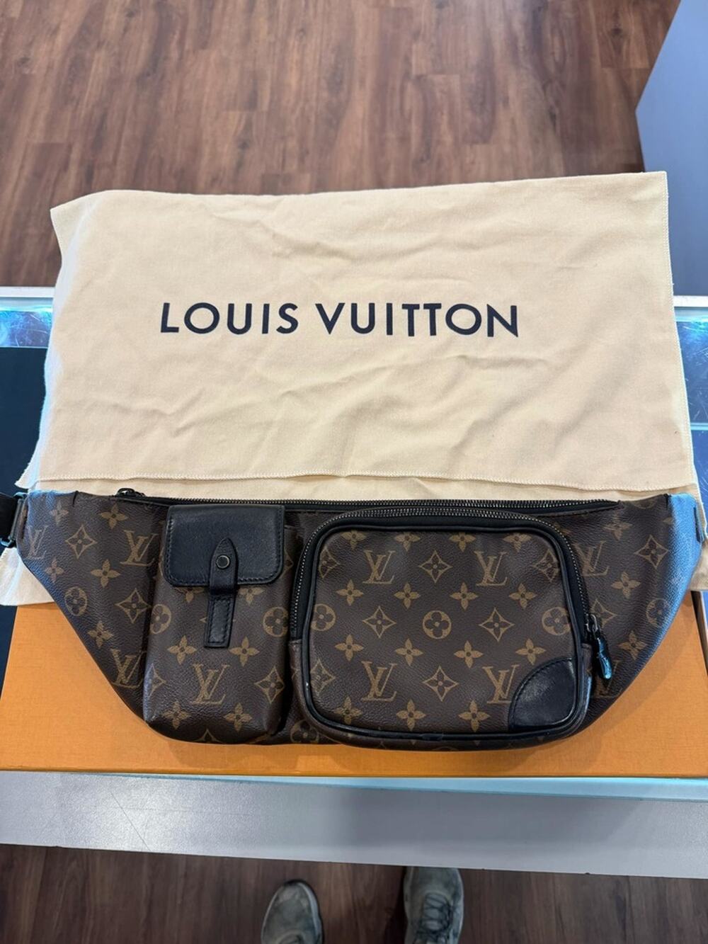 Louis Vuitton Christopher Monogram Bum Bag SPB-TS(339843)